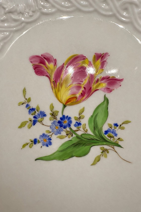 Image 1 of Bol exquis en porcelaine réticulée de Meissen – Décor floral peint à la main – 24,5 cm