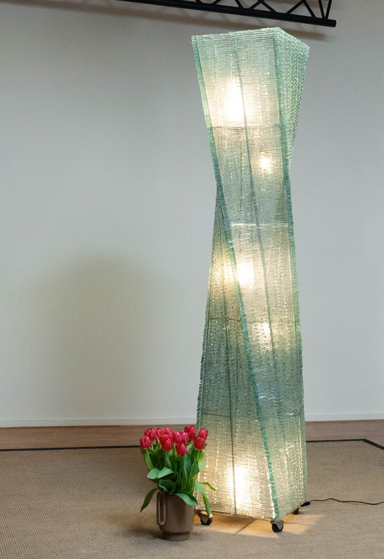 Image 1 of XXL Lampadaire en verre Twisted Body 1970