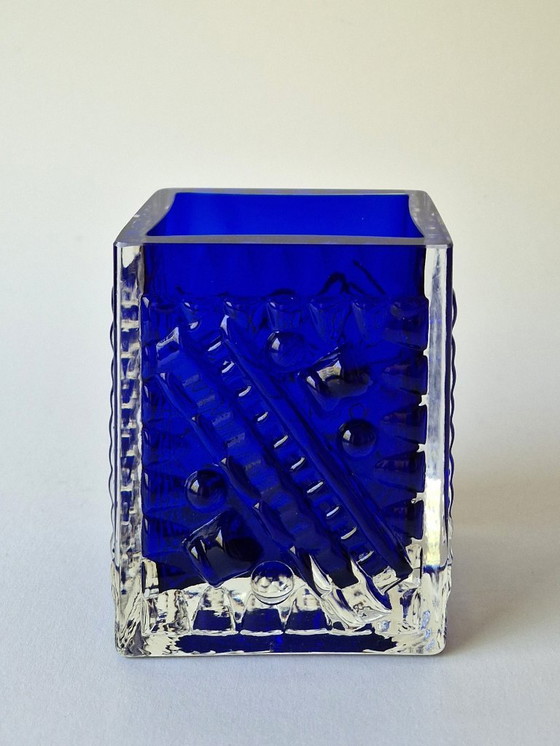 Image 1 of Josef Schott - Vase bloc bleu - Smålandshyttan Suède