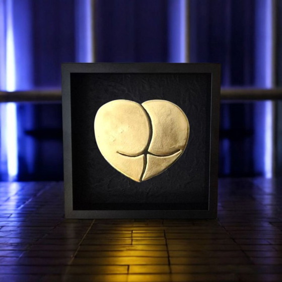 Image 1 of Opera d'arte Love ass in oro 23kt con cornice dorata, edizione limitata