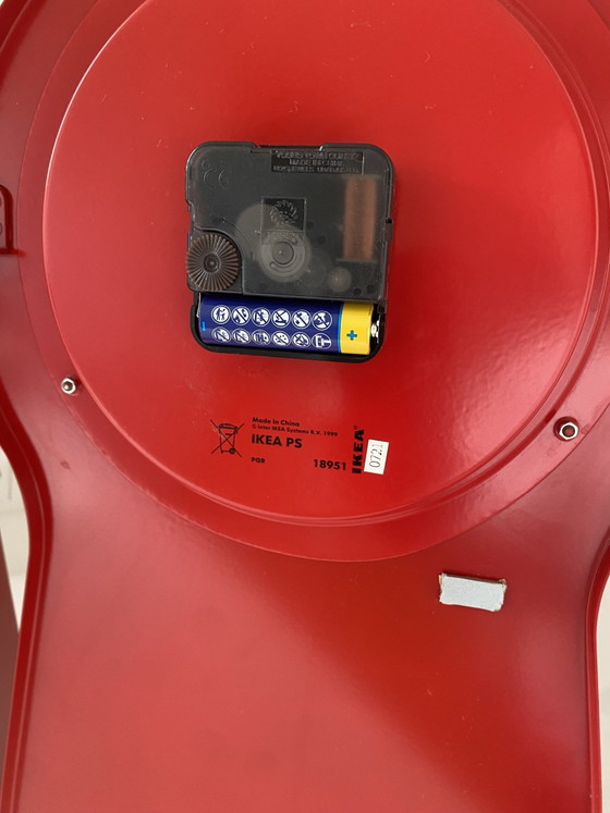 Vintage Keyhole Clock & Cabinet IKEA PS 1995 | Design: Thomas Eriksson | Red, Metal (photo 7 of 9)