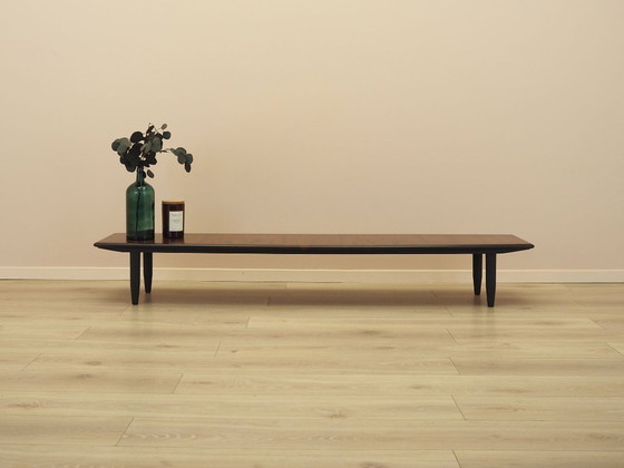 Dänisches Lowboard aus Palisanderholz mit schwarzen Beinen – Flaches Mid-Century-Modern-Design, 1970er Jahre (photo 2 of 9)