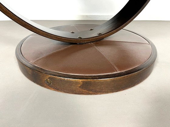 Image 1 of Lounge-Sessel im Space-Age-Stil mit drehbarem Fuß und Lederbezug, 1970er Jahre