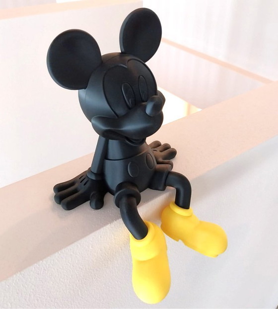 Image 1 of Figurine Big Black Mickey Mouse inspirée de Banksy, cadeau de Noël Julklapp, street art