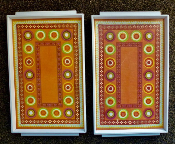 Image 1 of 2x Vassoi vintage in plastica, utilizzabili anche come decorazione da parete.