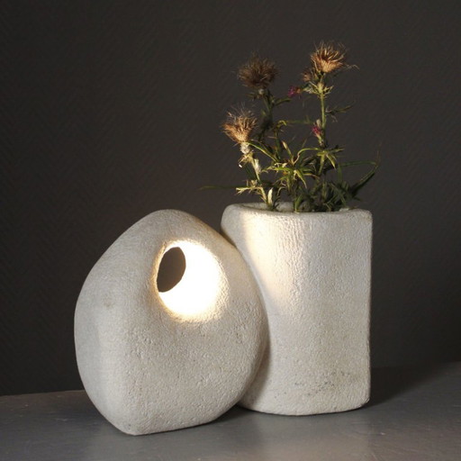 Lámpara jarrón escultural de piedra tallada del Gard años 70 diseño Albert Tormos
