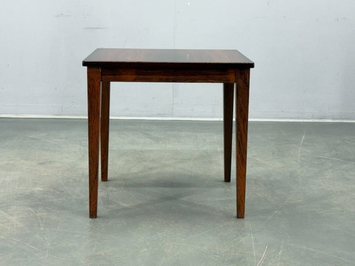 Mesa auxiliar danesa de palisandro de mediados de siglo, década de 1960