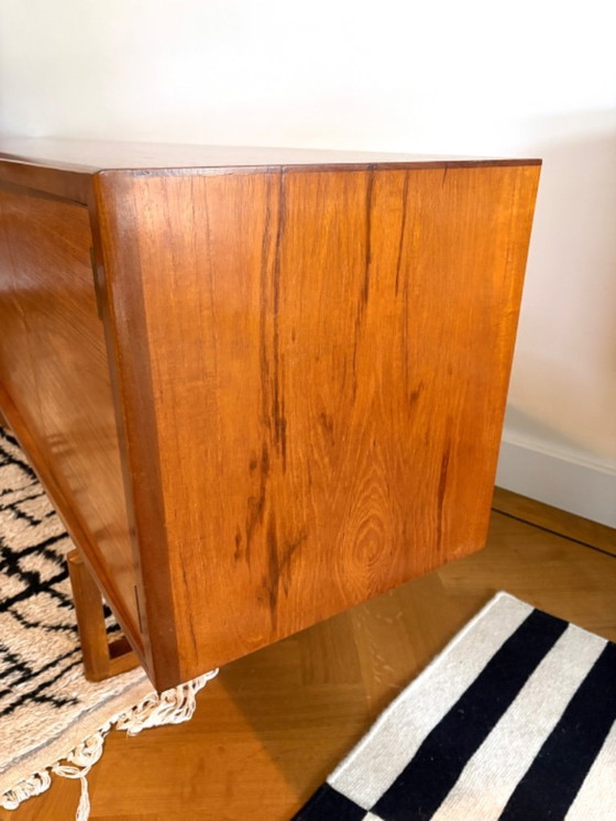 Image 1 of Bellissima ed elegante credenza vintage in teak degli anni '60