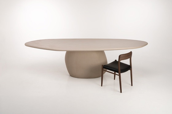 Image 1 of Table à manger contemporaine en plâtre « Pièce Unique »
