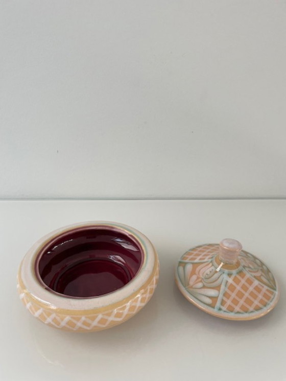 Image 1 of Caja de joyería pintada a mano en suaves tonos pastel