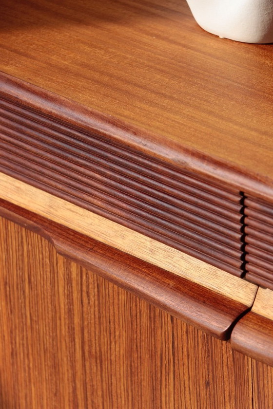 Image 1 of Scandinavisch teakhouten dressoir van Elliots of Newbury