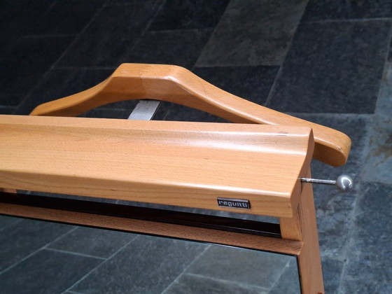 Image 1 of Garçon d'hôtel Fratelli Reguiti avec miroir