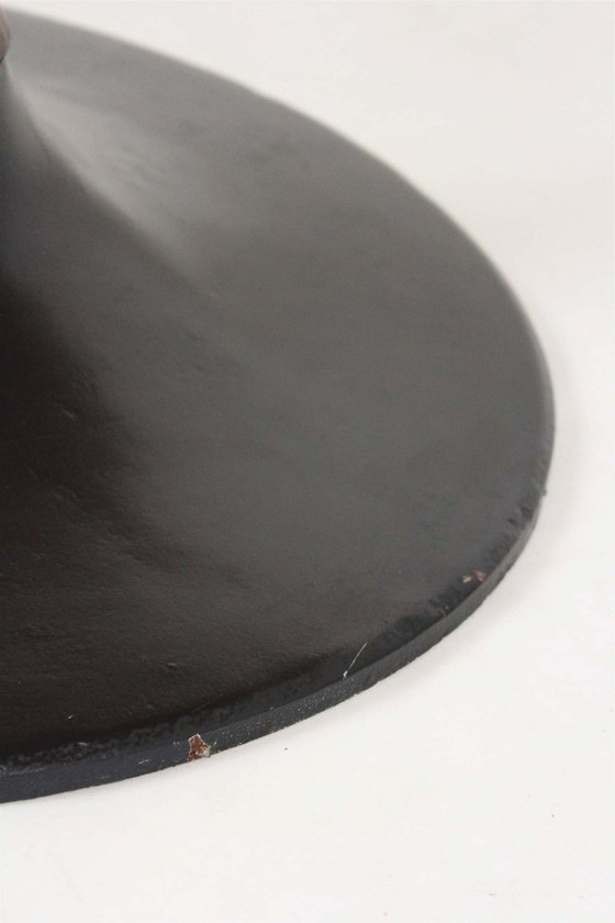 Image 1 of Table de salle à manger ronde tulipe en noyer, style moderne du milieu du siècle, restaurée par Drevotvar, années 1960