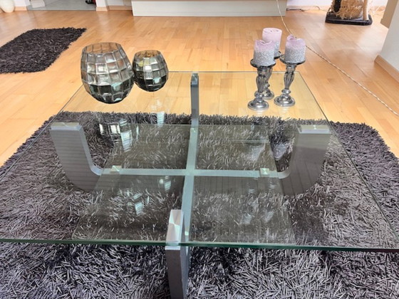 Image 1 of Elegante mesa de centro de cristal de 110 x 110 cm.