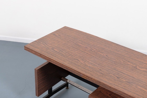 Image 1 of Italiaans modern bureau uit het midden van de 20e eeuw, uit de jaren 60.