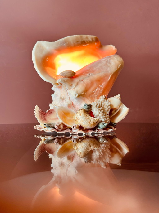 Vintage '70s shell lamp