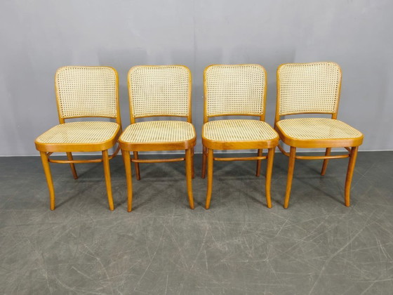 Image 1 of Set van 4 TON Bentwood stoelen nr. 811 naar Hoffmann, jaren 1990