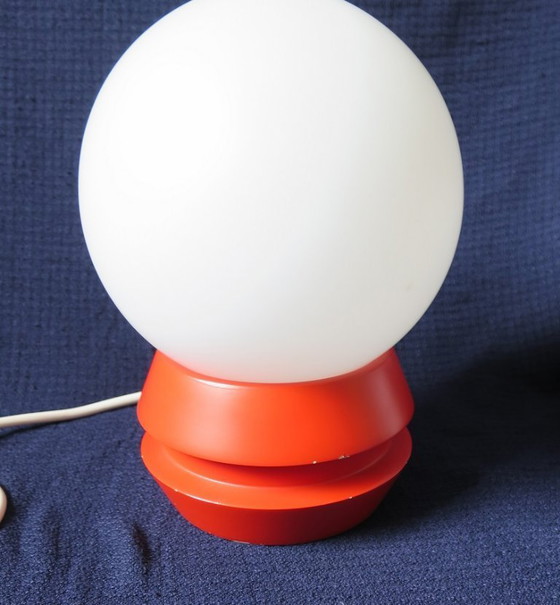 Image 1 of Temde Type 4 lampe de table lampe de table boule blanche pied orange
