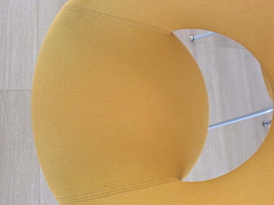 Image 1 of 4 x Artifort Nina dining chairs, set price. Fabric Gaja 62011 curry-ochre