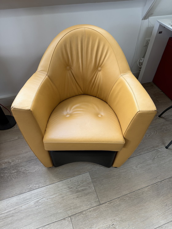 Image 1 of Poltrona Leolux Carabita con poggiapiedi in pelle