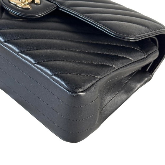 Chanel Classic Flap Small – Crossbody bags, Lambskin (photo 17 of 29)