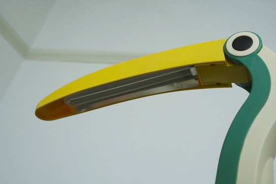 Image 1 of Lampada da scrivania HT Huang Toucan, luce da tavolo postmoderna in plastica, illuminazione colorata anni '80.