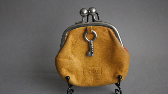 Image 1 of Vintage Fossil leather wallet with kiss-the-closure closure