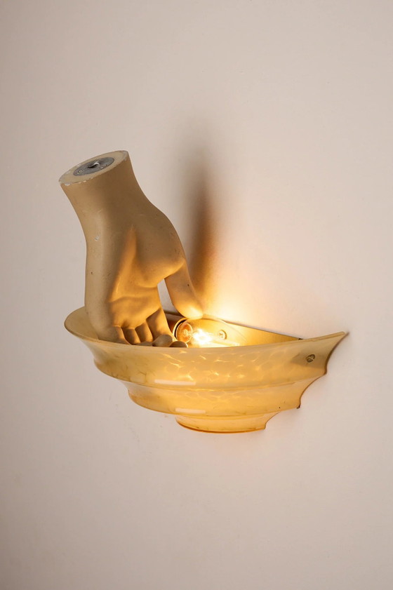 Wandleuchte aus gelbem, marmoriertem Glas in Muschelform, Mid-Century, 1970er Jahre, Wandleuchten, Messing (Foto 8 von 9)