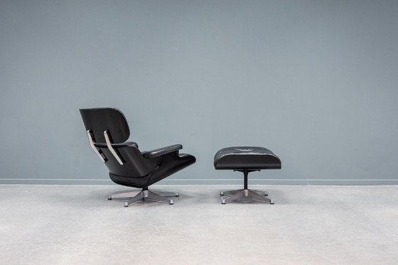 Image 1 of Poltrona Eames + pouf