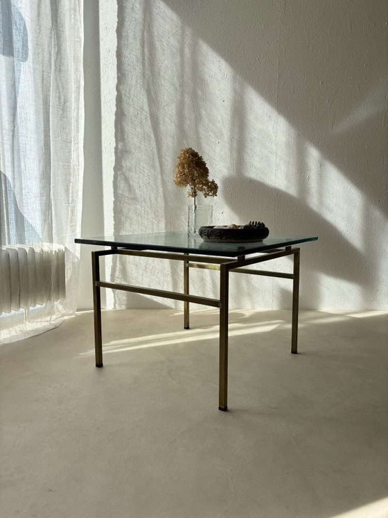Image 1 of Table basse suédoise en laiton avec plateau en verre marbré, années 1960
