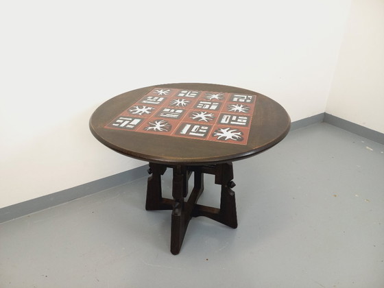 Image 1 of Table basse ronde modulable en table à manger “monte et baisse” vintage Guillerme et Chambron en chêne massif et céramique