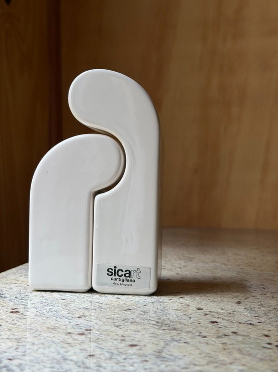 Pino Spagnolo per Sicart Italy Saliera e pepiera - Set in ceramica "abbracciante" anni '70 Space Age - (photo 11 of 20)
