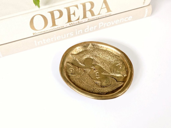 Image 1 of Vintage messing Vissen Zodiac schaal | Astrologische Vide-Poche | Jaren 70