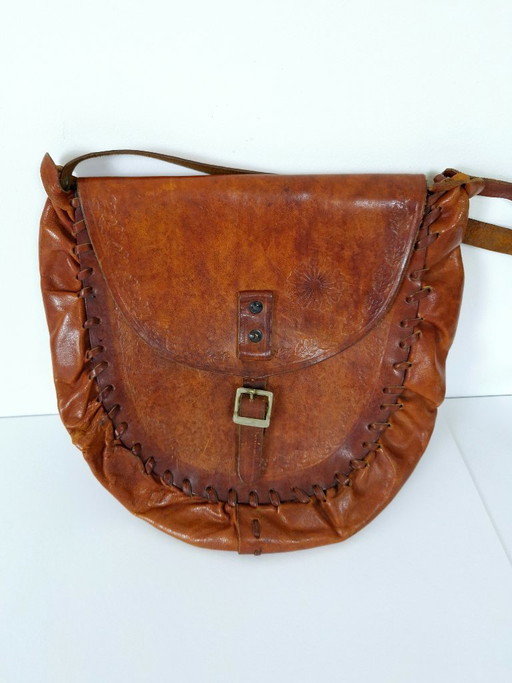 Vintage-Handtasche aus geprägtem braunem Leder: Handgefertigte Boho-Schultertasche