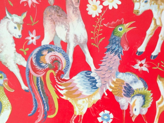 Image 1 of Bandeja de hojalata roja de mediados de siglo | Estilo de arte popular escandinavo | Decoración navideña