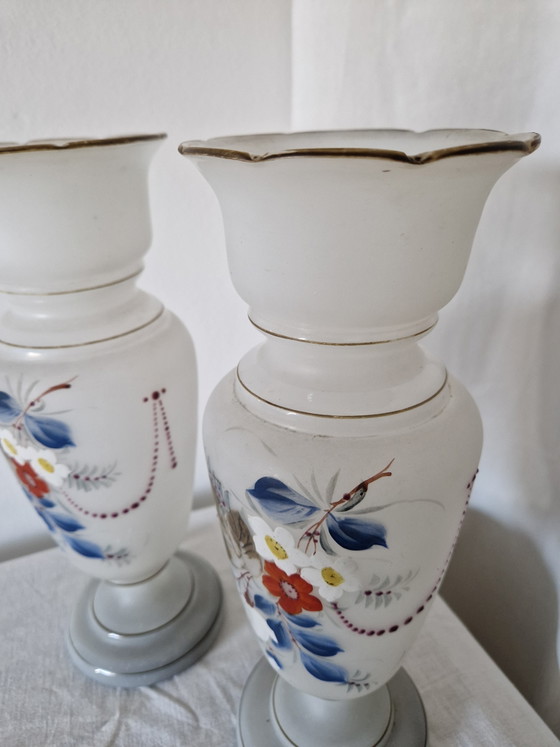 Image 1 of Paire de vases anciens - Verre satiné de Bohême / Style Bristol (vers 1900) - Couple peint à la main (pendentif)