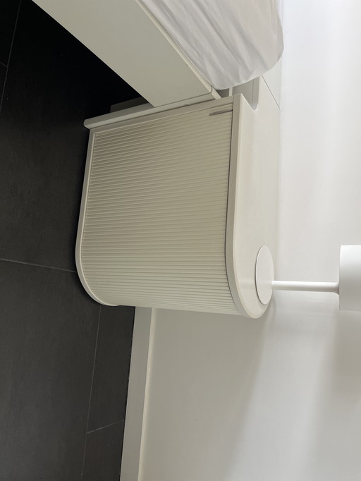 Auping Auronde back wall