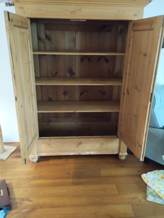 Image 1 of Großer Schrank