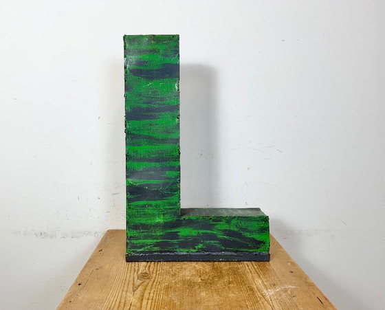 Image 1 of Grande lettera L in ferro verde vintage per facciata, anni '70