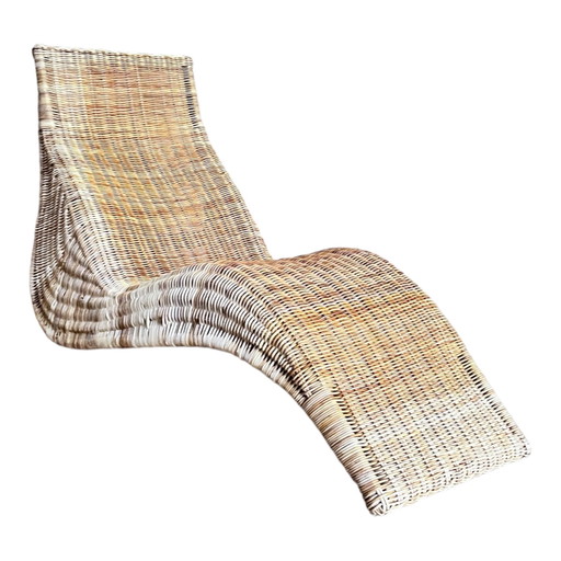 Vintage rattan lounger