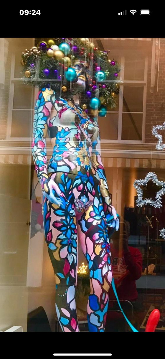 Image 1 of Painted mannequin