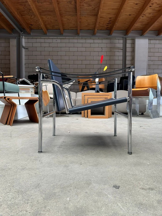 Image 1 of Fauteuil Cassina LC1 de Le Corbusier, Pierre Jeanneret & Charlotte Perriand