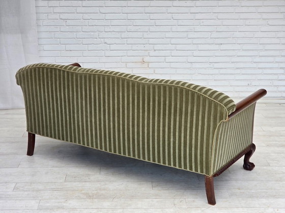 Image 1 of Deense driezitsbank uit de jaren 50, groene meubelvelours, teakhout.