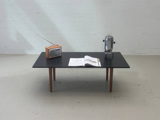 Table de salle à manger moderne de style mid-century, structure en frêne noir et bois – eettafels, Wood