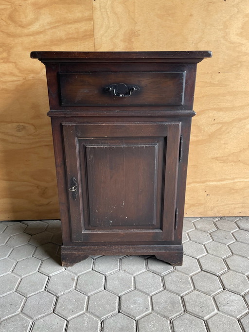 Joli PETIT MEUBLE D'ENTRÉE 1 porte chêne foncé avec tiroir 92 x 62 cm