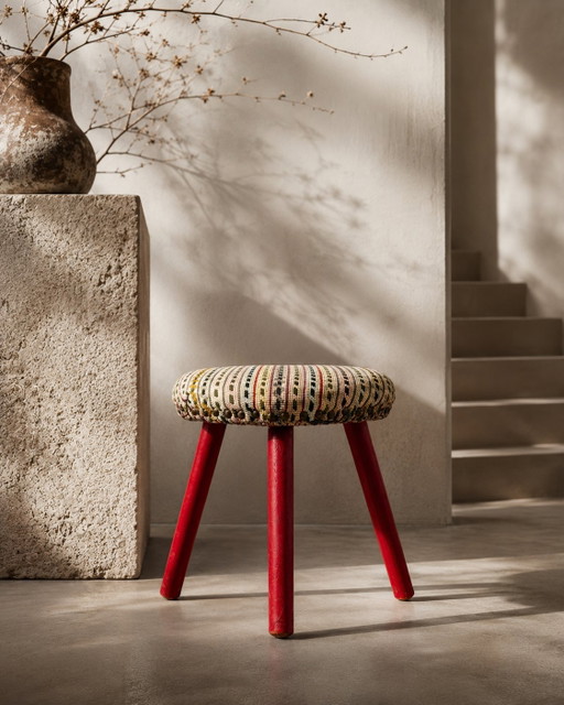 Vintage Mid-Century Ovale Kilim Three-Legged Stool Red Lacquered Milking 35cm