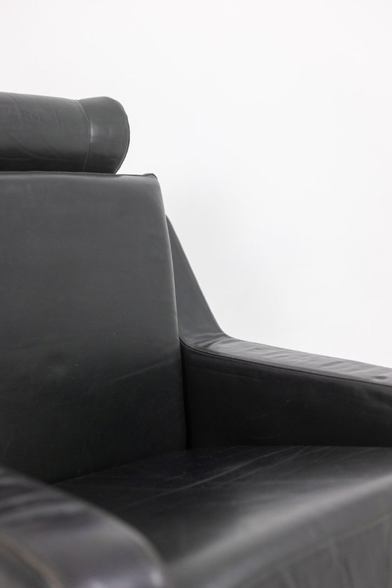 Image 1 of Airborne. Een paar groene leren fauteuils. Jaren 50.