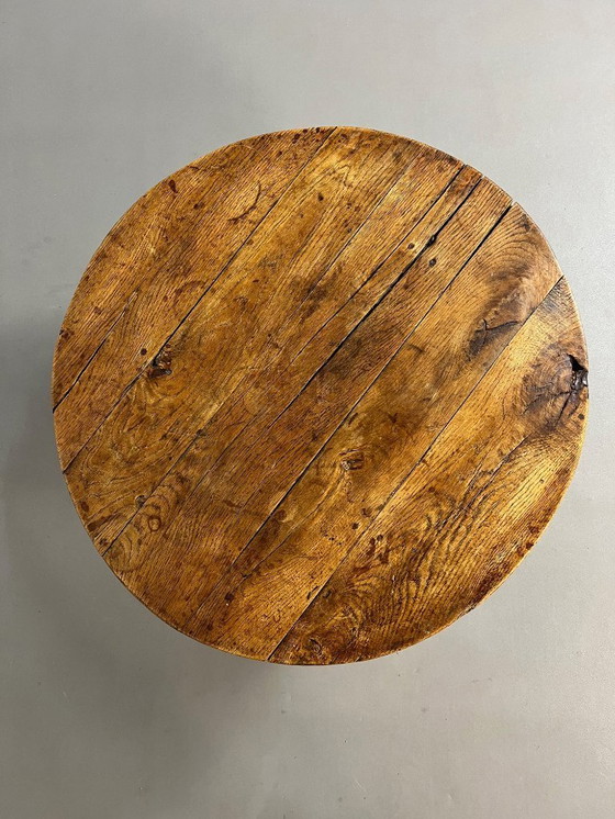 Image 1 of Antiker runder Couchtisch im spanischen Brutalismus-Stil aus massiver Eiche, 1930er Jahre