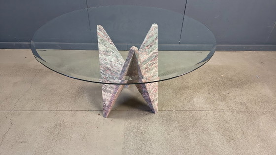 Image 1 of Architectonische eettafel van marmer en glas, jaren 70.