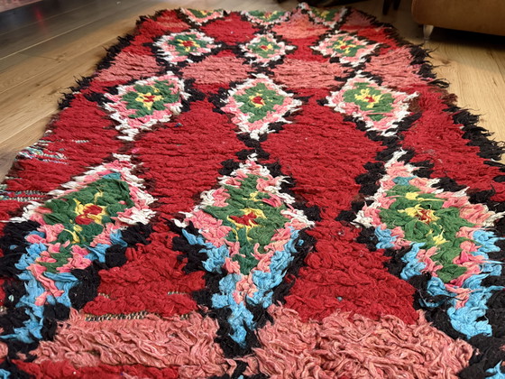 Image 1 of Vintage Marokkaanse Berber loper in rood – 331 × 92 cm